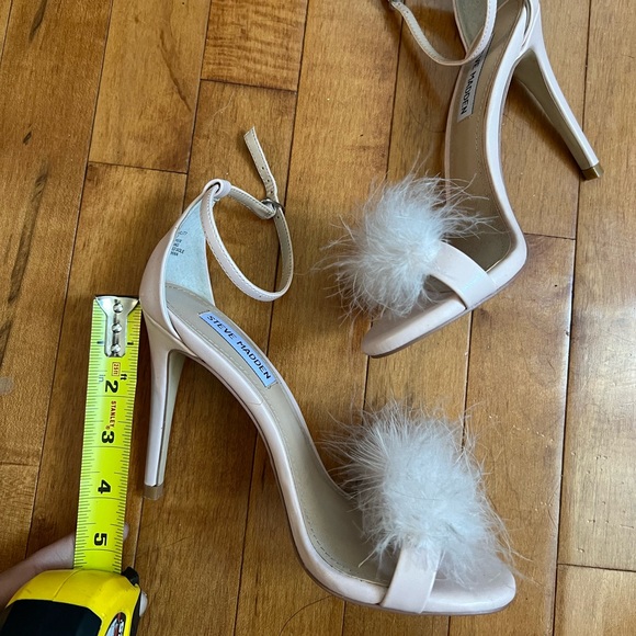 Steve Madden Heels with feathers - Picture 10 of 10